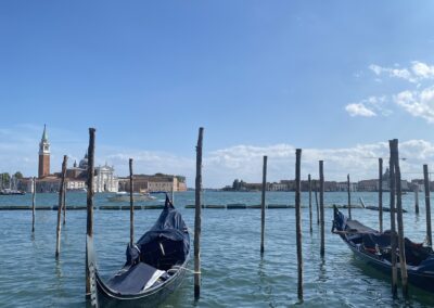 Schülerin in Italien Auslandsjahr zu Besuch in Venedig, Boote und Wasser